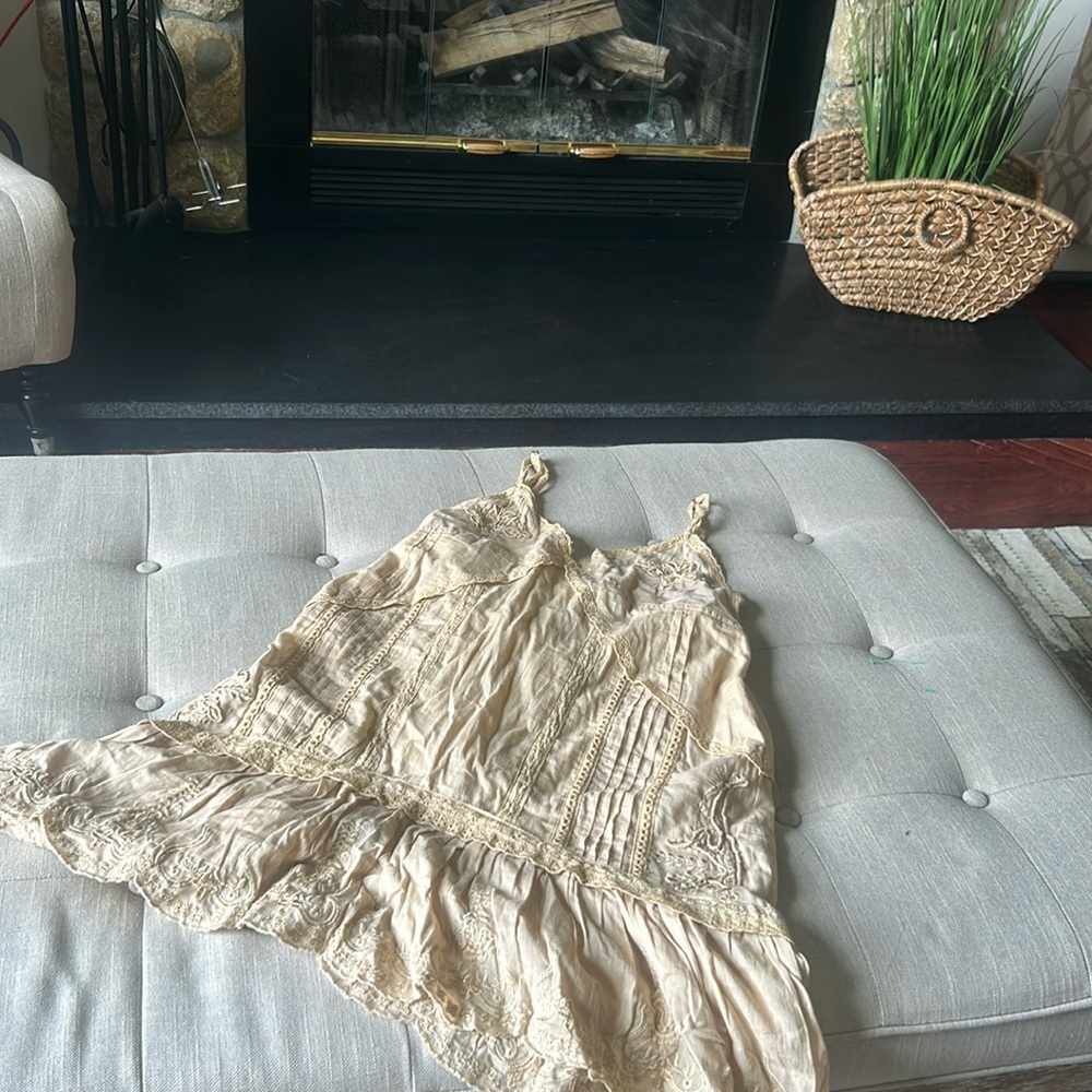 Z&L Creme Tiered Mini Dress Size Small
